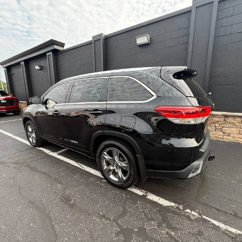Used 2017 Toyota Highlander Limited Platinum AWD/4WD image 4