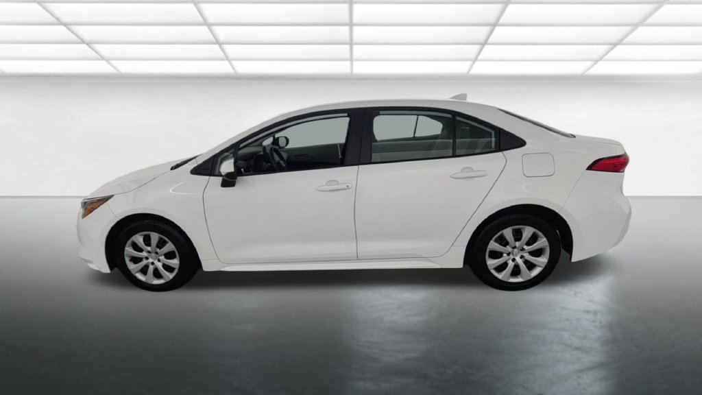 Used 2024 Toyota Corolla LE FWD image 4