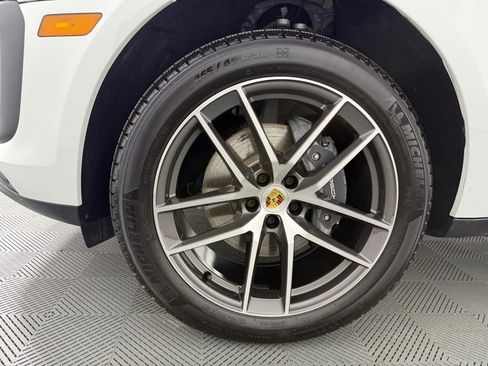 Certified 2026 Porsche Macan Turbo AWD/4WD image 11