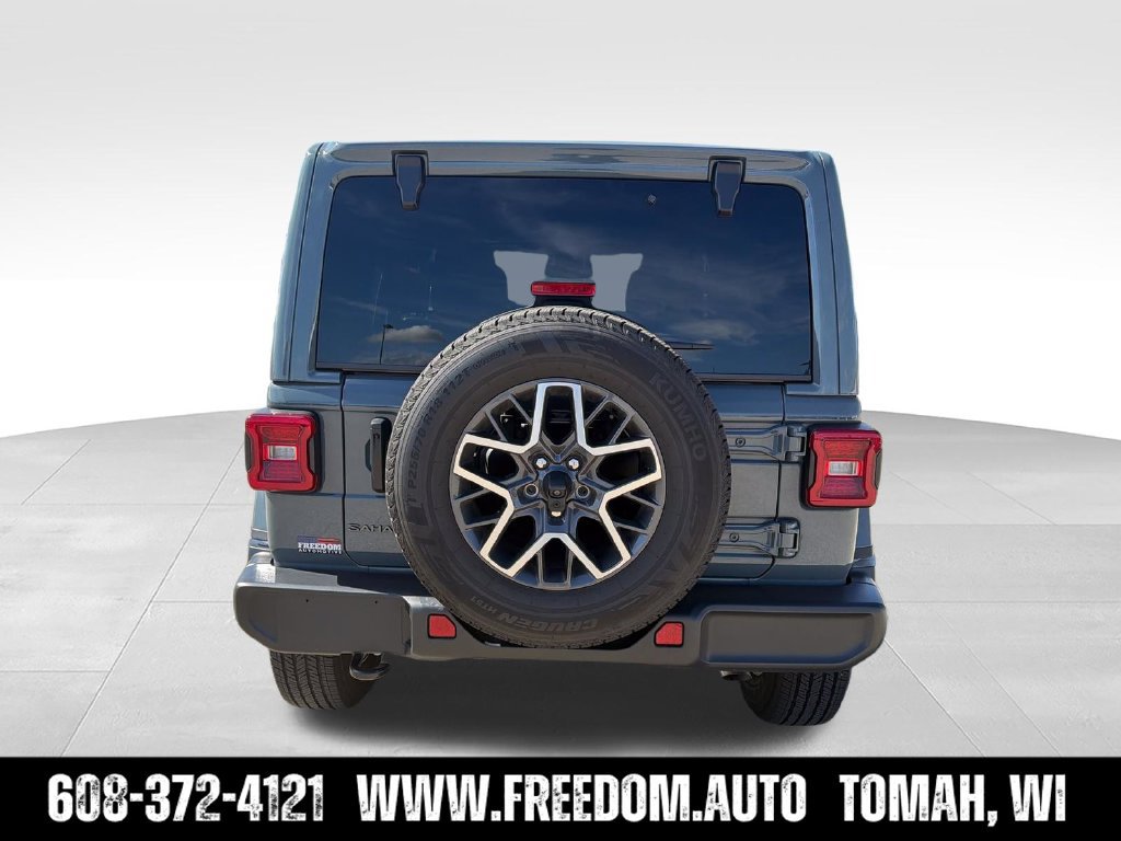 Used 2026 Jeep Wrangler Unlimited Sahara AWD/4WD image 6