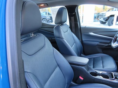 Used 2023 Chevrolet Bolt EUV Premier w/ Sun & Sound Package image 35