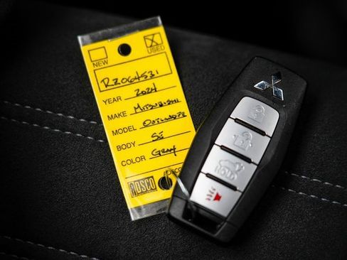 Used 2024 Mitsubishi Outlander SE image 36