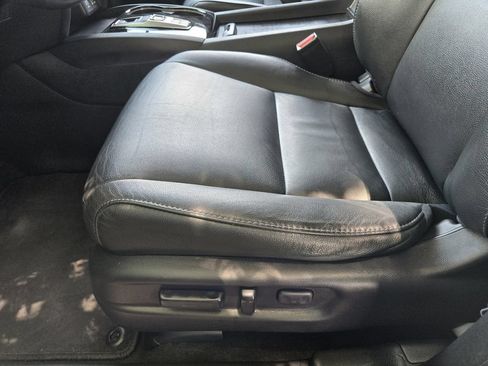 Used 2021 Honda Pilot Touring image 18