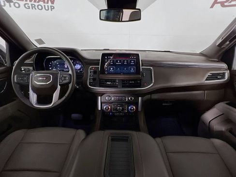 Used 2023 GMC Yukon XL SLT w/ SLT Premium Package AWD/4WD image 25