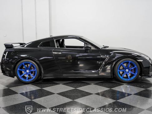 Used 2013 Nissan GT-R Premium image 13