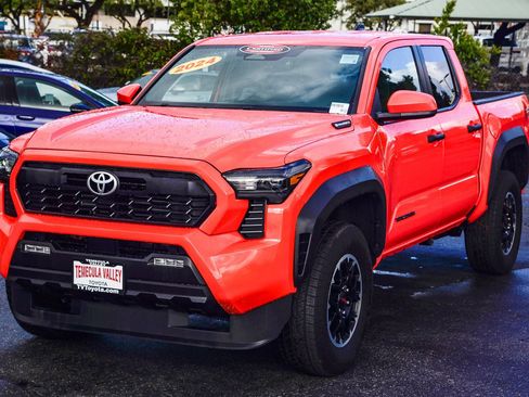Certified 2024 Toyota Tacoma TRD Off-Road image 3