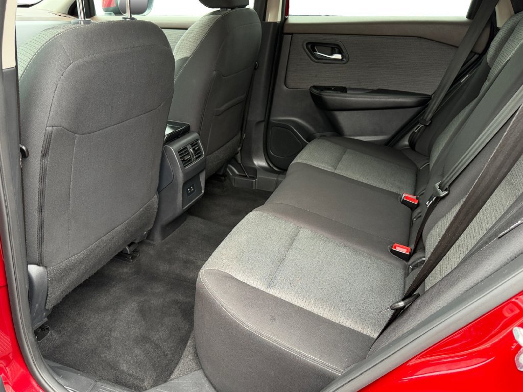 Used 2023 Nissan Rogue SV AWD/4WD image 12