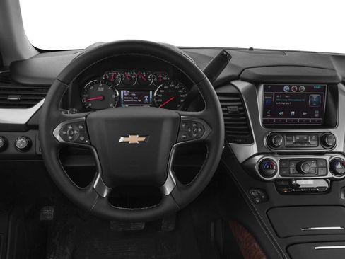 Used 2017 Chevrolet Tahoe Premier AWD/4WD image 4