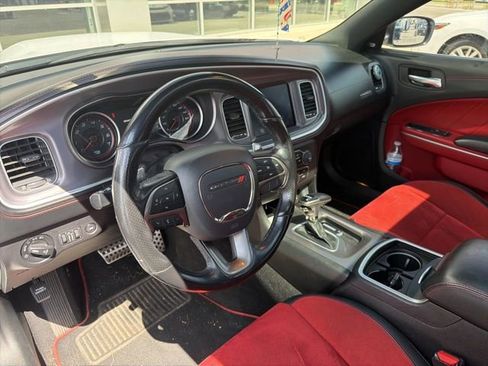 Used 2019 Dodge Charger Scat Pack w/ Plus Group RWD image 2