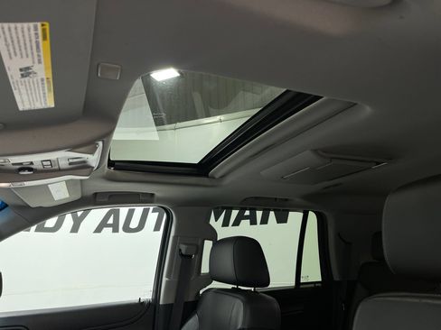 Used 2017 Chevrolet Tahoe Premier AWD/4WD image 12