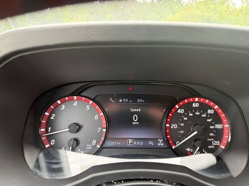 Used 2025 Nissan Frontier PRO-4X AWD/4WD image 18