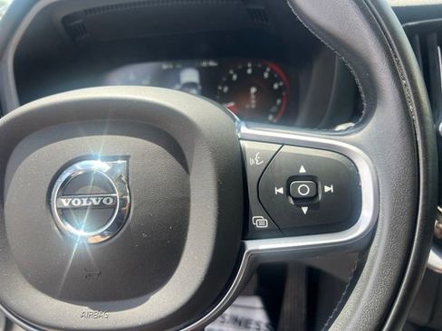 Used 2020 Volvo XC60 T5 Momentum w/ Protection Package Premier AWD/4WD image 28