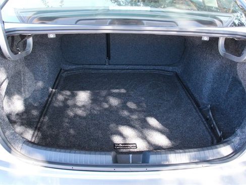 Certified 2025 Volkswagen Jetta SE image 29