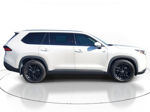 Certified 2025 Toyota Grand Highlander AWD Hybrid image 3