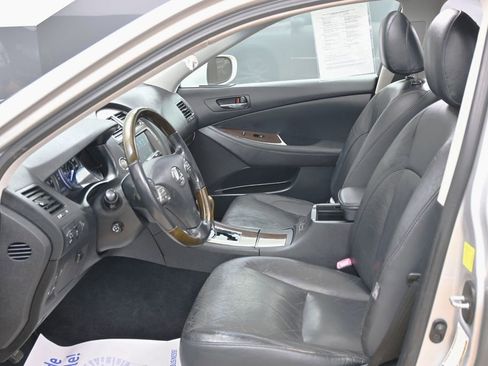 Used 2011 Lexus ES 350 FWD image 17