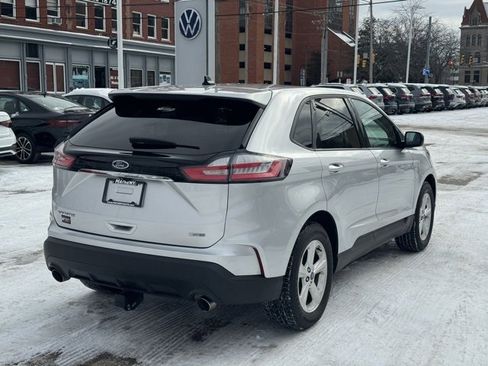 Used 2019 Ford Edge SE image 5