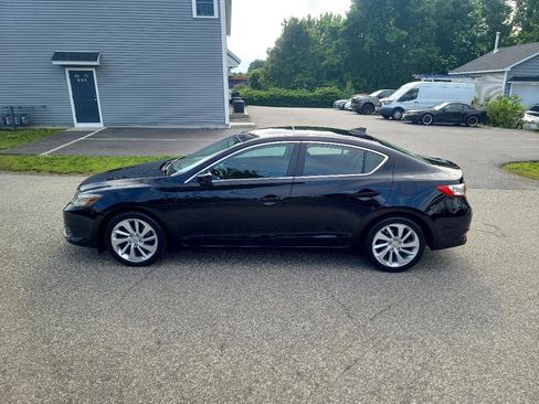 Used 2017 Acura ILX image 4