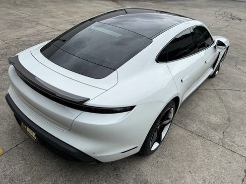 Used 2022 Porsche Taycan RWD image 13