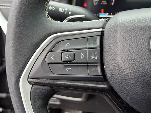 Used 2023 Jeep Grand Cherokee L Laredo AWD/4WD image 23