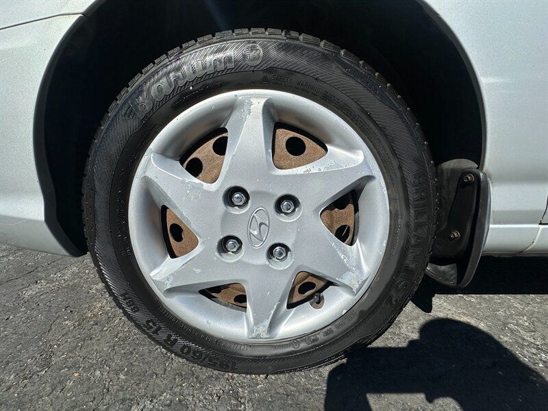Used 2005 Hyundai Elantra GLS FWD image 9