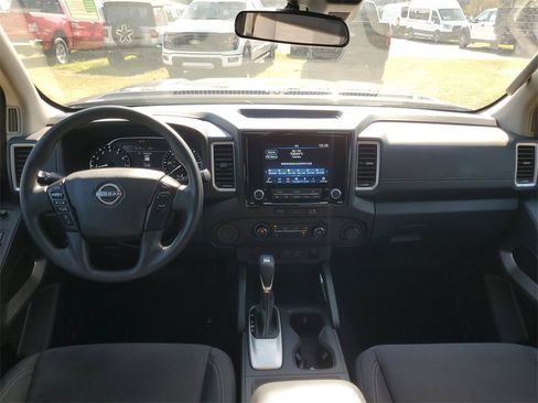 Used 2023 Nissan Frontier SV image 25