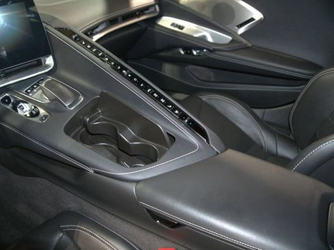 Used 2023 Chevrolet Corvette Stingray Preferred Cpe w/ Z51 Performance Package image 37