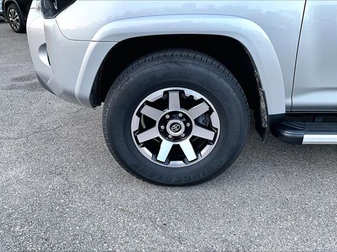 Certified 2024 Toyota 4Runner TRD Off-Road Premium w/ Moonroof Package AWD/4WD image 4