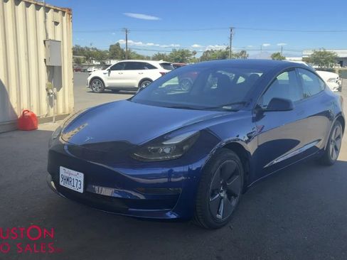 Used 2023 Tesla Model 3 Standard Range RWD image 1