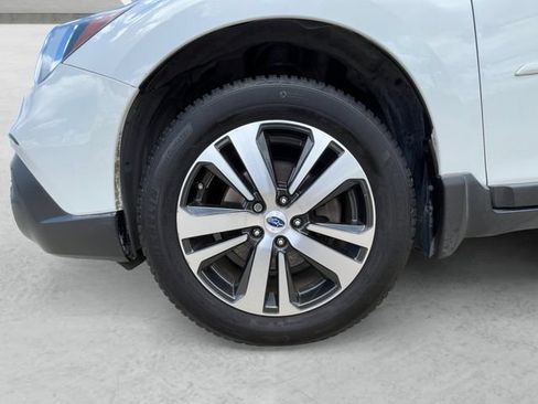 Used 2018 Subaru Outback 2.5i Limited AWD/4WD image 23