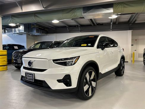 Certified 2023 Volvo C40 P8 Recharge Plus w/ Climate Package image 5