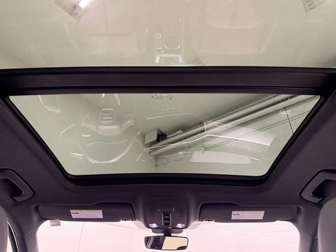 Used 2020 Audi Q3 2.0T Premium w/ Convenience Package image 39