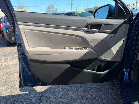 Used 2020 Hyundai Elantra Value Edition w/ Winter Weather Package image 18