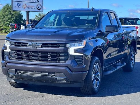 Used 2023 Chevrolet Silverado 1500 RST AWD/4WD image 40