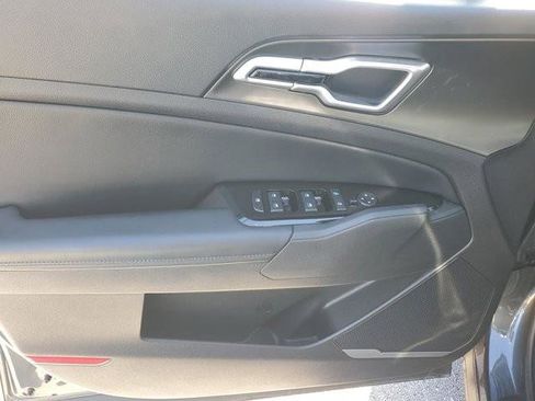 Used 2023 Kia Sportage EX image 21