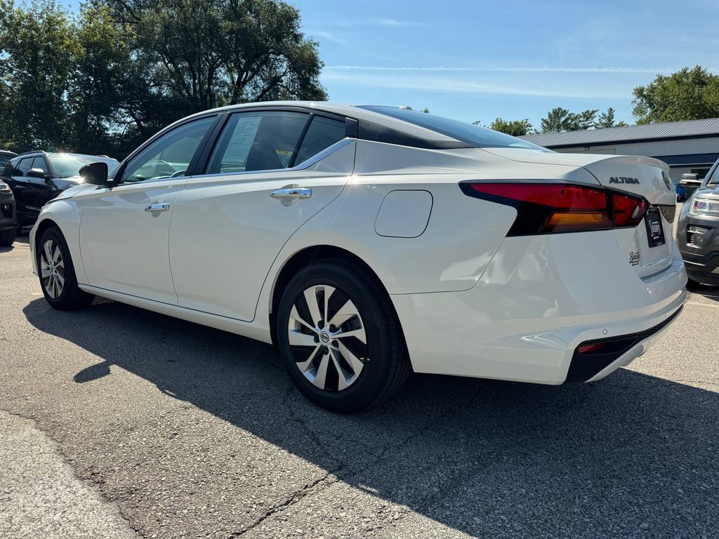 Used 2025 Nissan Altima 2.5 S FWD image 7
