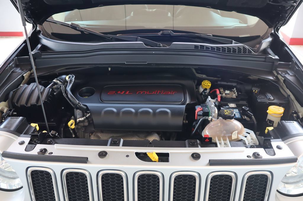 Used 2017 Jeep Renegade Limited FWD image 42