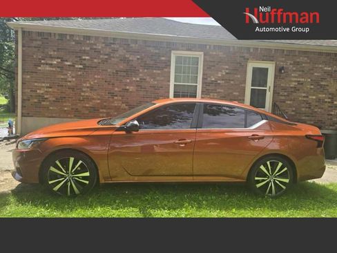 Used 2019 Nissan Altima 2.5 SR FWD image 1