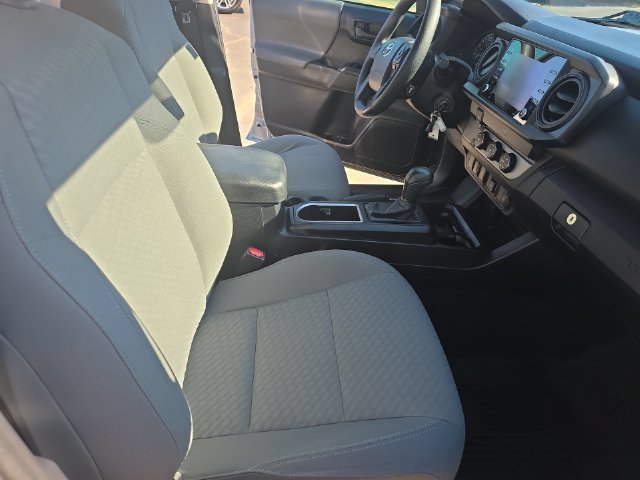 Used 2020 Toyota Tacoma SR w/ SR Convenience Package RWD image 11