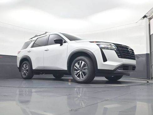 New 2026 Nissan Pathfinder SL w/ Cargo Package AWD/4WD image 16
