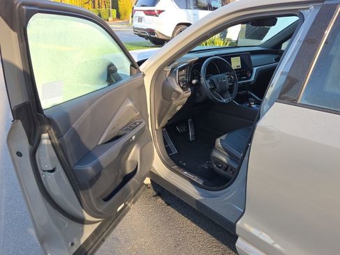 Certified 2025 Lexus TX 500h AWD w/ Technology Package image 10