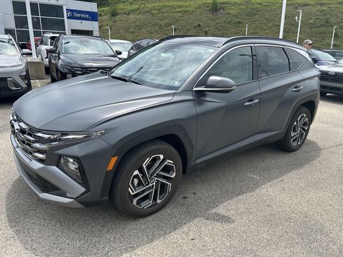 Used 2025 Hyundai Tucson Limited AWD/4WD image 8
