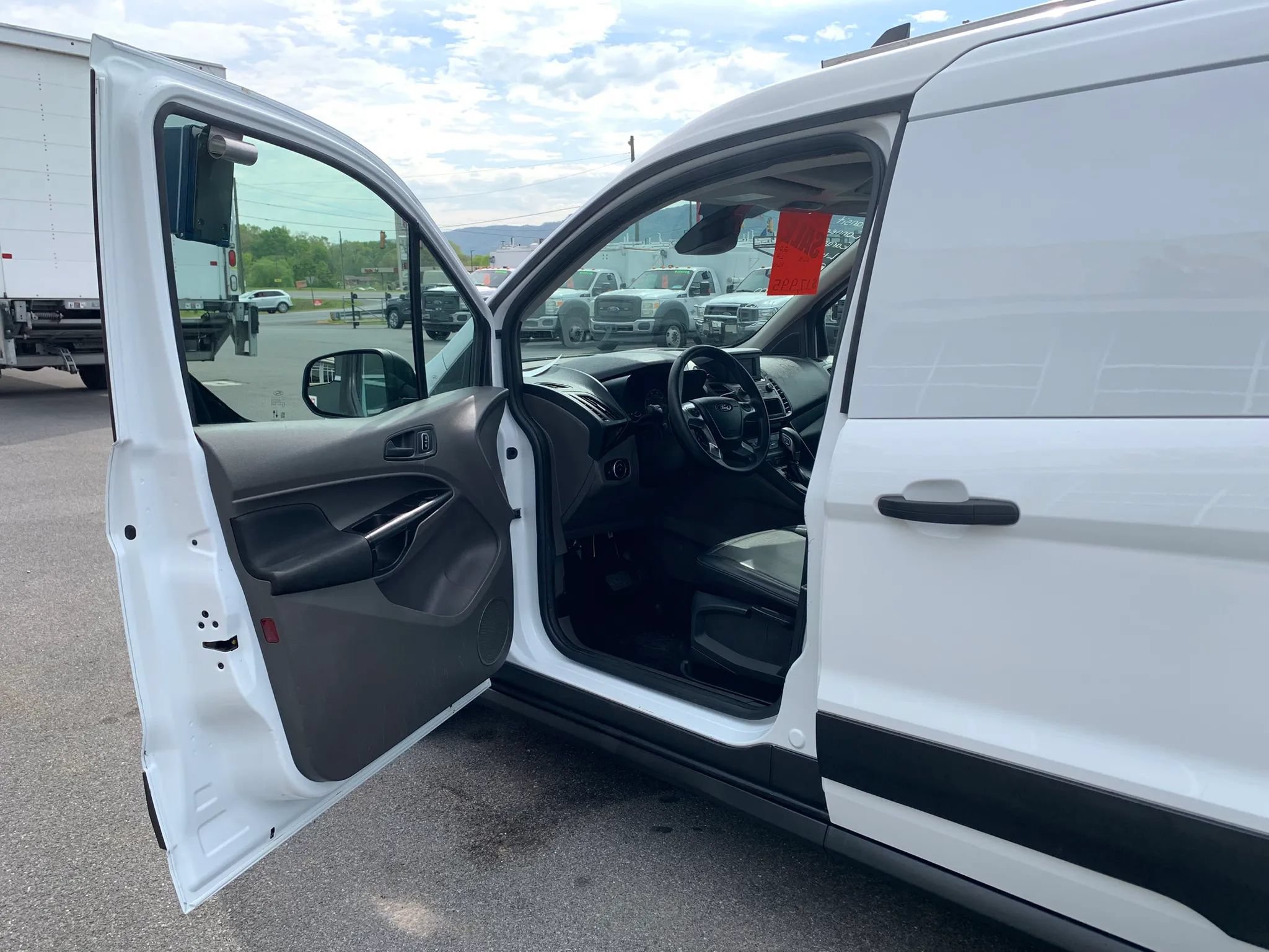 Used 2021 Ford Transit Connect XL FWD image 7