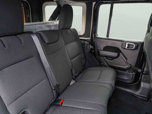 Used 2022 Jeep Wrangler Unlimited Sport AWD/4WD image 24