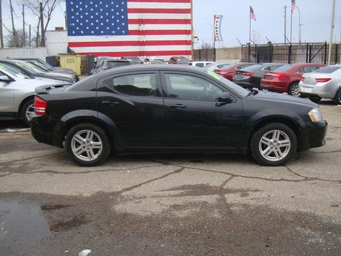 Used 2010 Dodge Avenger R/T image 6