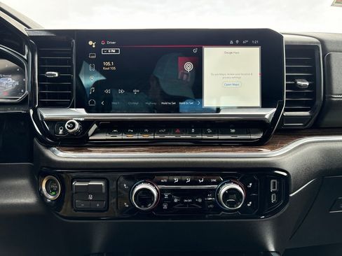 Used 2024 GMC Sierra 1500 Elevation w/ Elevation Premium Package image 18