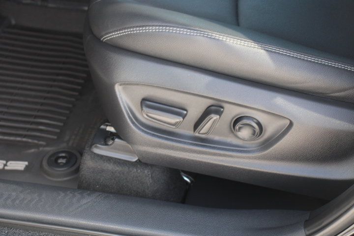 Certified 2023 Toyota Corolla Cross XLE w/ Convenience Package FWD image 12