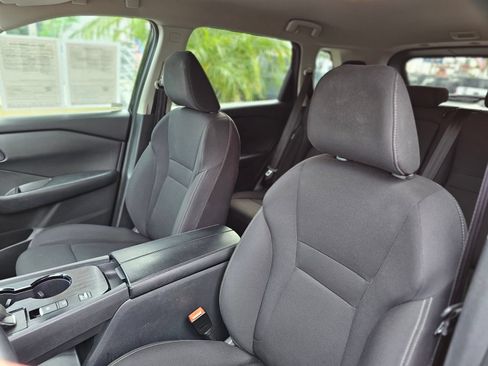 Used 2024 Nissan Rogue S FWD image 19