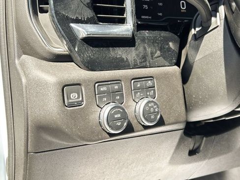 Used 2024 GMC Sierra 2500 SLT AWD/4WD image 36