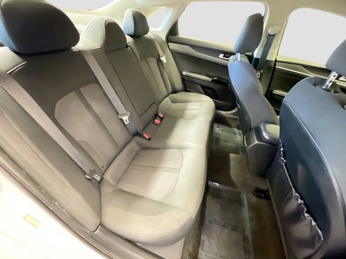 Used 2022 Kia K5 LXS image 17