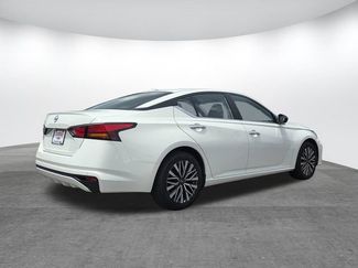 Used 2025 Nissan Altima 2.5 SV FWD video 2